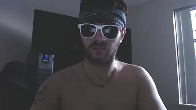 Snapshot of jonnybans chatting on 10/04/25, 11:28 jonnybans online show from 10/04/25, 11:28