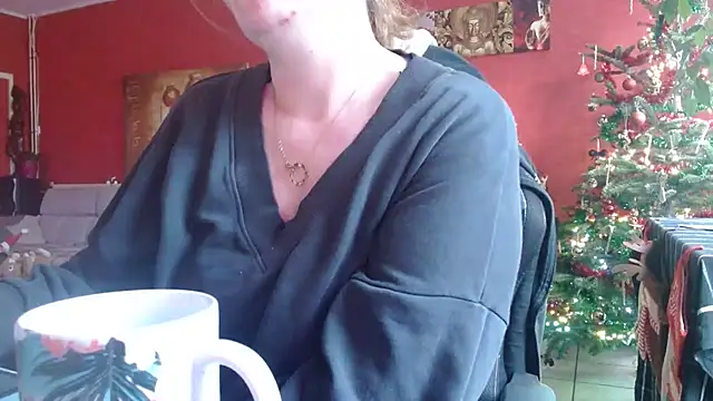 cruellaculdenfer67 online show from 12/04/25, 02:16