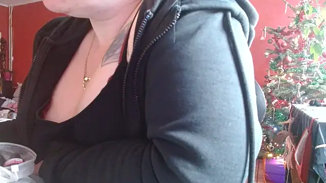 cruellaculdenfer67 online show from 12/22/25, 09:20