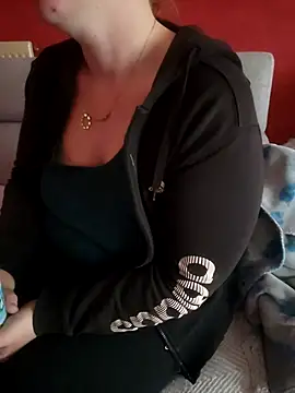 cruellaculdenfer67 online show from 10/03/25, 07:54