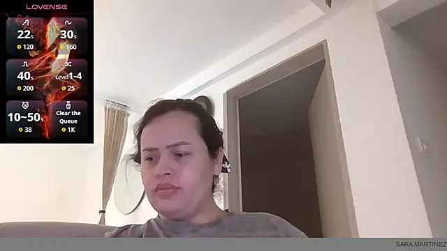 Snapshot of saramartinez1000 chatting on 11/14/25, 02:43 saramartinez1000 online show from 11/14/25, 02:43