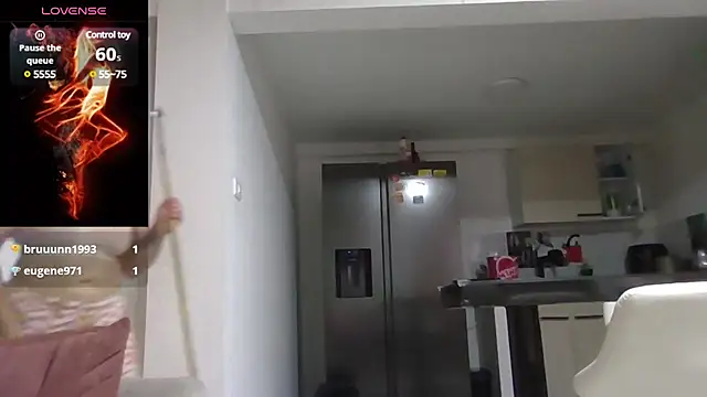 Snapshot of saramartinez1000 chatting on 02/13/25, 09:27 saramartinez1000 online show from 02/13/25, 09:27