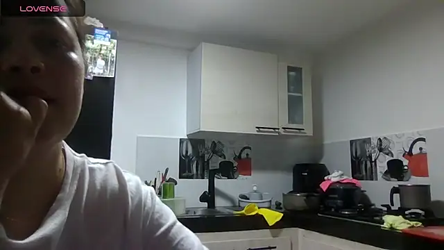 saramartinez1000 online show from 04/14/26, 04:28