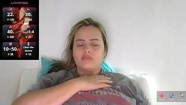 Snapshot of saramartinez1000 chatting on 02/10/25, 03:32 saramartinez1000 online show from 02/10/25, 03:32