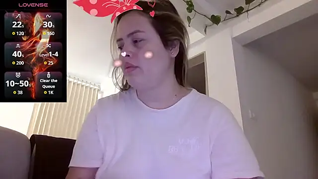 Snapshot of saramartinez1000 chatting on 09/14/25, 03:34 saramartinez1000 online show from 09/14/25, 03:34