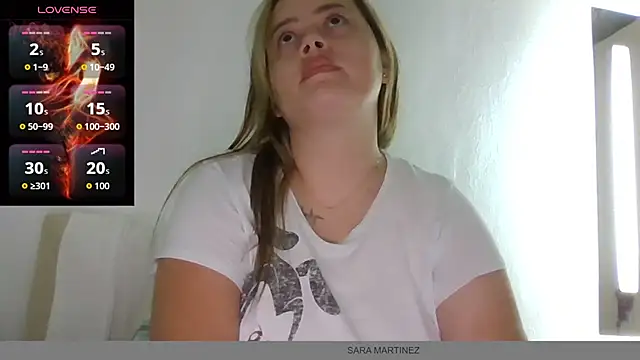 Snapshot of saramartinez1000 chatting on 10/10/25, 02:45 saramartinez1000 online show from 10/10/25, 02:45