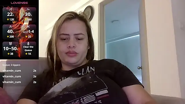 Snapshot of saramartinez1000 chatting on 02/19/25, 05:49 saramartinez1000 online show from 02/19/25, 05:49