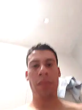 Snapshot of josehot151515 chatting on 11/18/25, 06:11 josehot151515 online show from 11/18/25, 06:11