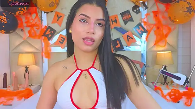 Tiphani walker  online show from 10/30/25, 11:34