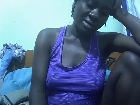 Snapshot of Petite_rider chatting on 10/15/25, 04:37 Petite rider online show from 10/15/25, 04:37
