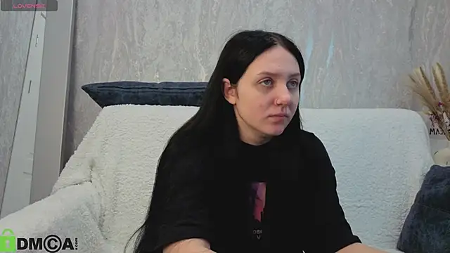 Snapshot of Kvetachka chatting on 10/18/25, 01:18 Kvetachka online show from 10/18/25, 01:18