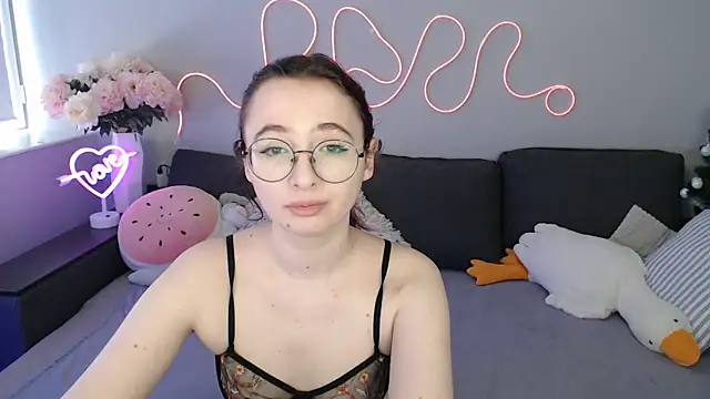 Mini Diva online show from 03/10/26, 09:35