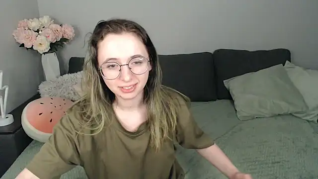 Mini Diva online show from 10/01/25, 08:30