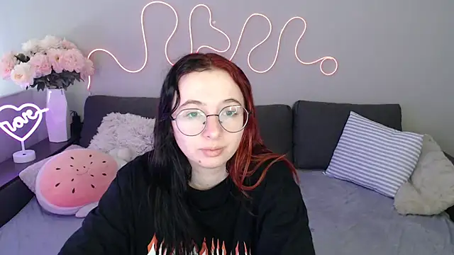 Mini Diva online show from 11/12/25, 09:13