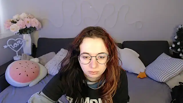 Mini Diva online show from 02/18/26, 09:17