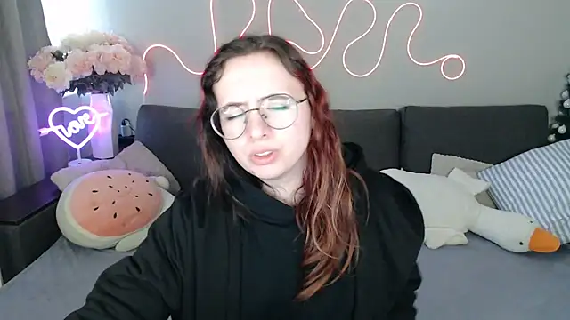 Mini Diva online show from 04/25/26, 08:17