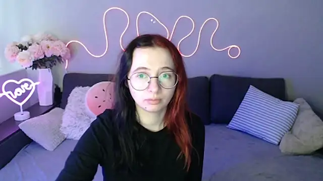 Mini Diva online show from 11/10/25, 09:03