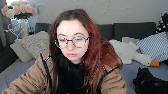 Mini Diva online show from 05/01/26, 08:19