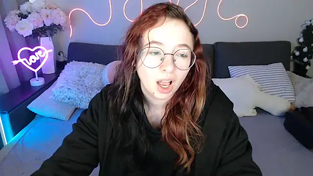 Mini Diva online show from 04/17/26, 08:06