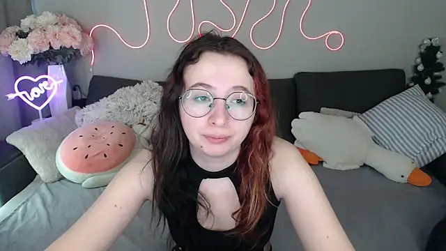 Mini Diva online show from 05/10/26, 08:18