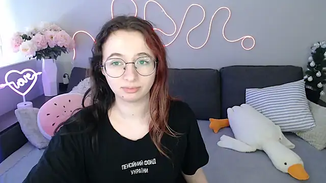 Mini Diva online show from 03/15/26, 09:27