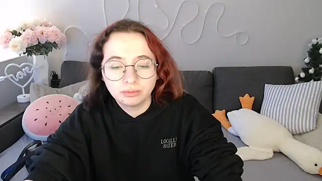 Mini Diva online show from 02/14/26, 09:09