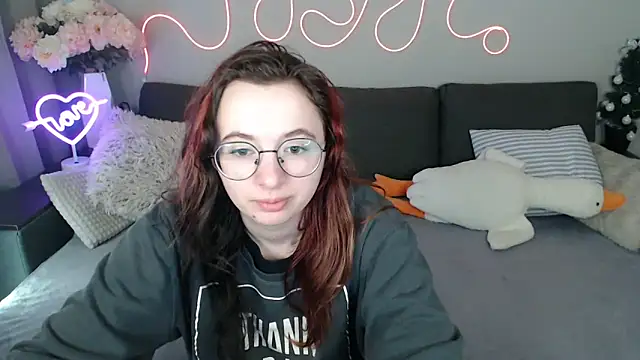 Mini Diva online show from 04/12/26, 08:06