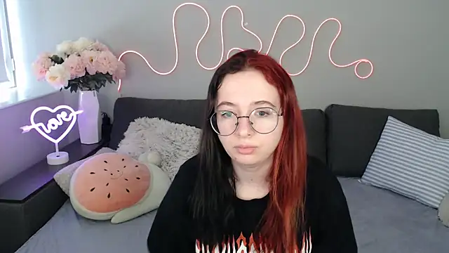 Mini Diva online show from 11/14/25, 09:13