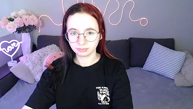 Mini Diva online show from 11/16/25, 09:14