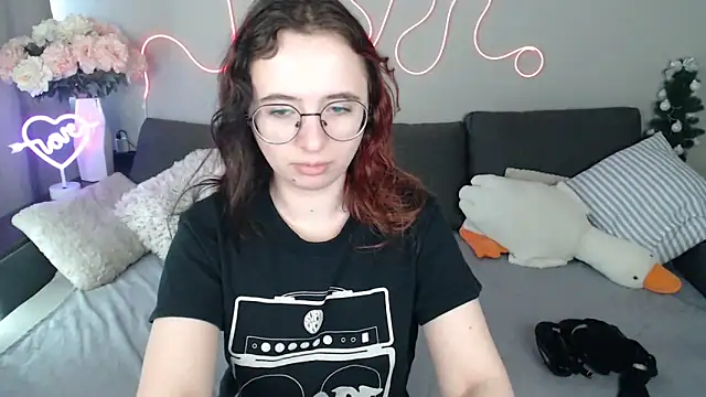 Mini Diva online show from 05/11/26, 08:27