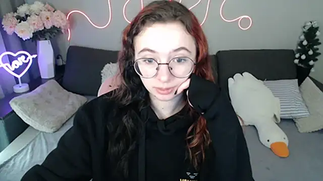 Mini Diva online show from 03/31/26, 08:49