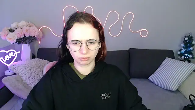 Mini Diva online show from 12/21/25, 09:11