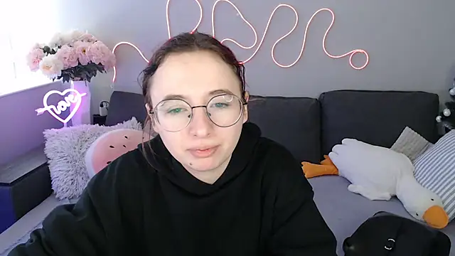 Mini Diva online show from 03/08/26, 09:12