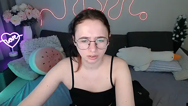 Mini Diva online show from 04/01/26, 08:48