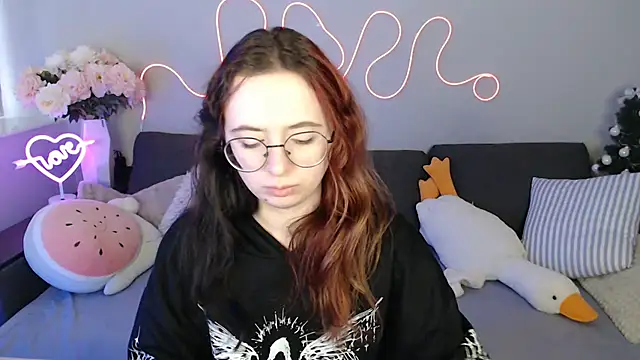 Mini Diva online show from 02/17/26, 09:06