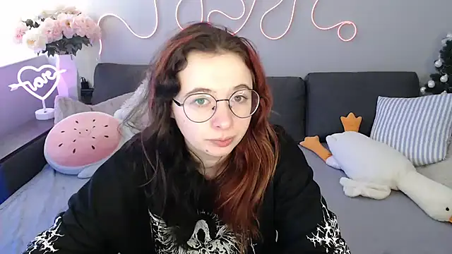 Mini Diva online show from 02/16/26, 09:08