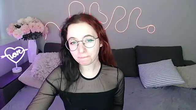 Mini Diva online show from 11/29/25, 09:31