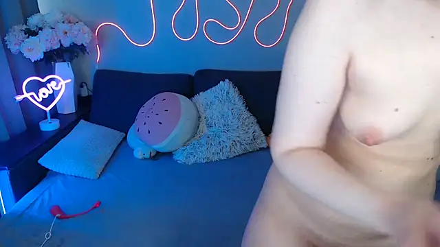 Mini Diva online show from 04/19/26, 08:48