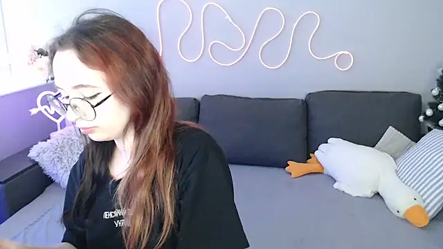 Mini Diva online show from 03/11/26, 10:31