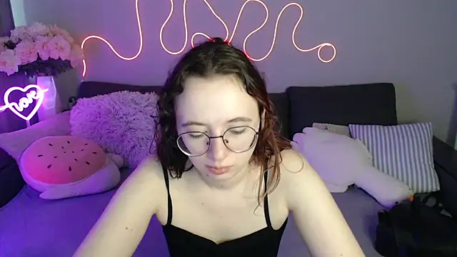 Mini Diva online show from 06/03/26, 08:15