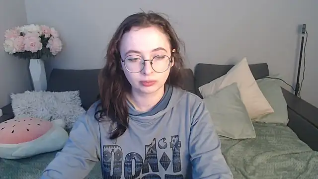 Mini Diva online show from 03/09/25, 09:13