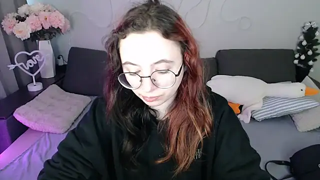 Mini Diva online show from 04/04/26, 08:54