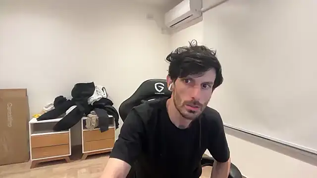 nicolaaaaas online show from 10/19/25, 02:25