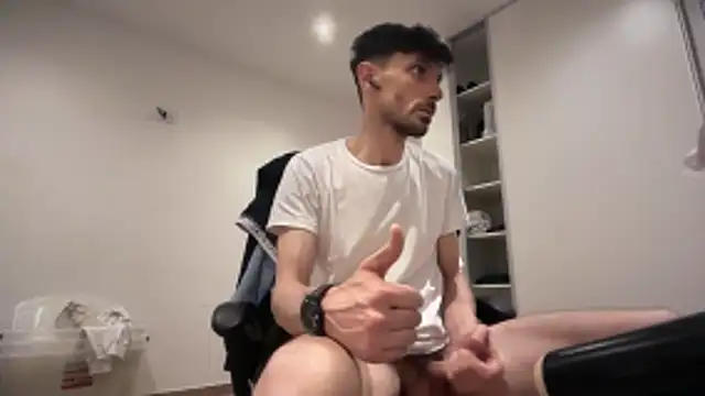 nicolaaaaas online show from 11/22/25, 12:32