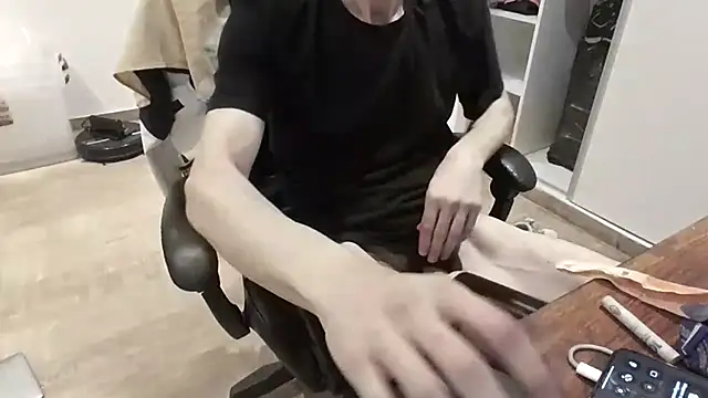 nicolaaaaas online show from 11/17/25, 09:02