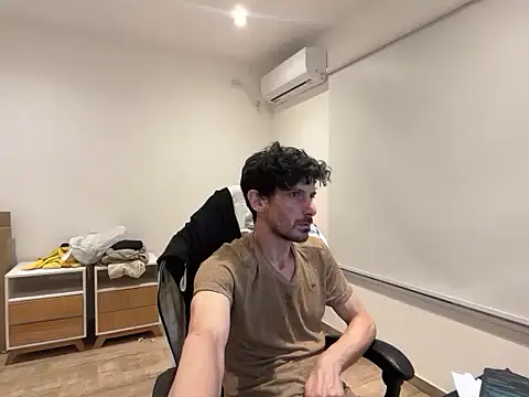 nicolaaaaas online show from 10/25/25, 03:49