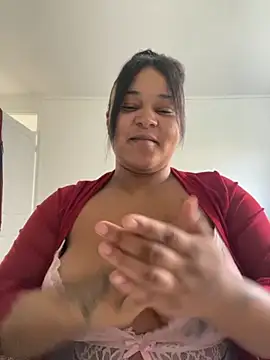 yourfavlightskinn online show from 11/20/25, 12:17