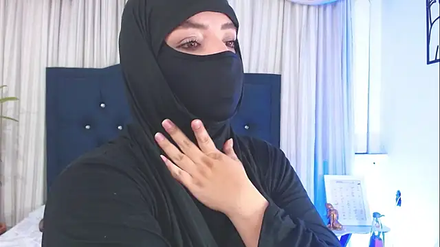 Snapshot of Uzra_hayed chatting on 02/28/25, 10:28 Uzra hayed online show from 02/28/25, 10:28