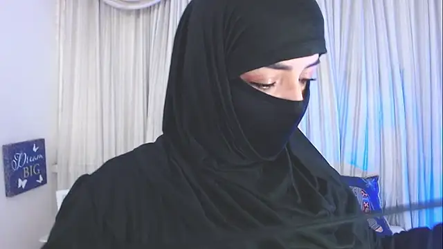 Snapshot of Uzra_hayed chatting on 09/30/25, 07:53 Uzra hayed online show from 09/30/25, 07:53