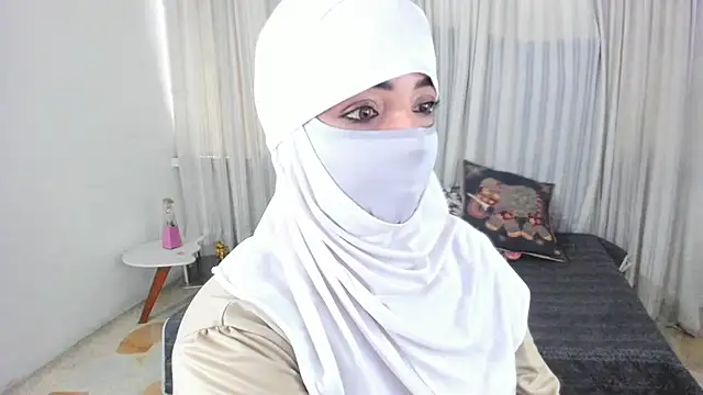 Snapshot of Uzra_hayed chatting on 05/14/26, 02:14 Uzra hayed online show from 05/14/26, 02:14